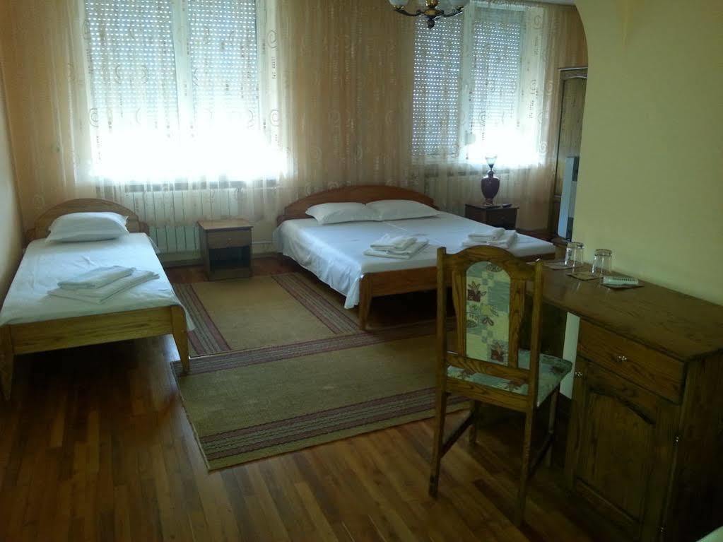 Kanclera Hotel Kaspichan Exterior photo